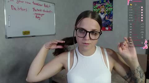 Violet online show from October 2025 05:25:02 PM