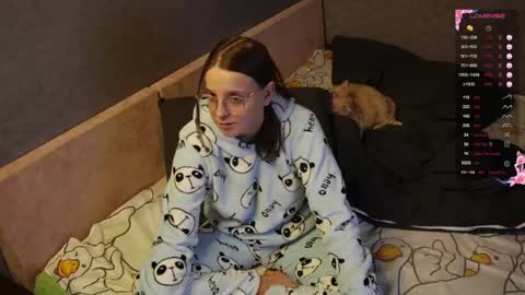 Snapshot of violetwin chatting on May 2026 05:06:02 PM Violet online show from May 2026 05:06:02 PM