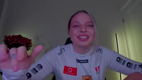 Violla online show from November 2025 04:39:02 AM