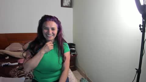 violleeet_ online show from December 2025 05:12:02 AM