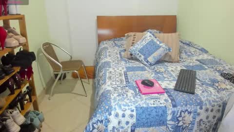 violleeet_ online show from March 2026 02:26:02 AM