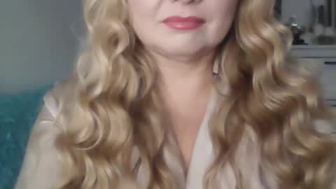 Vionerra online show from November 2025 10:19:01 PM