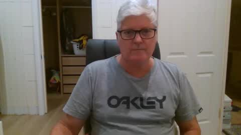 viper654321 online show from April 2026 08:01:01 AM