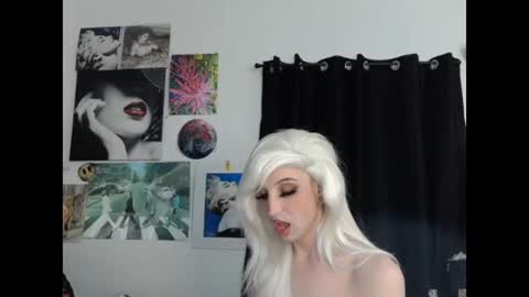 Snapshot of viperthedoll chatting on June 2026 03:48:01 AM Viper online show from June 2026 03:48:01 AM