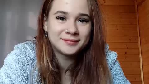 Mia online show from October 2025 08:23:01 AM