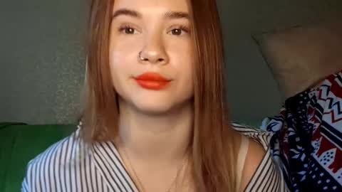 Mia online show from October 2025 11:42:01 AM