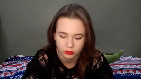 Mia online show from October 2025 11:21:02 AM