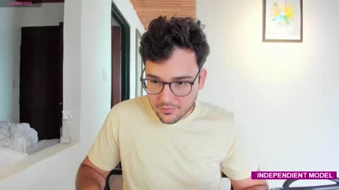 Vito Ferrer online show from September 2025 03:24:01 PM