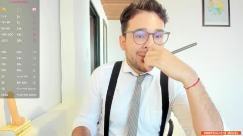 Vito Ferrer online show from October 2025 01:01:01 PM