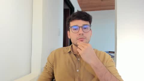 Vito Ferrer online show from November 2025 08:18:02 PM