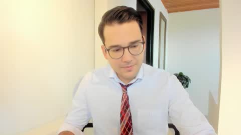 Vito Ferrer online show from November 2025 12:09:02 PM