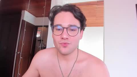 Vito Ferrer online show from February 2026 06:04:02 PM