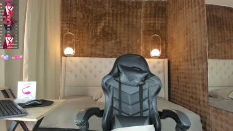 VittaaaPlease help me with your thumbs up its important  online show from January 2025 01:17:01 PM