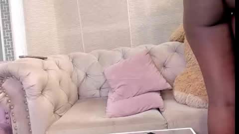 Snapshot of vivi_cooper chatting on December 2024 04:09:01 AM vivi cooper online show from December 2024 04:09:01 AM