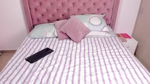 vivi cooper online show from February 2025 09:43:01 PM