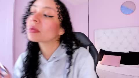 Vivi online show from November 2025 03:59:02 AM