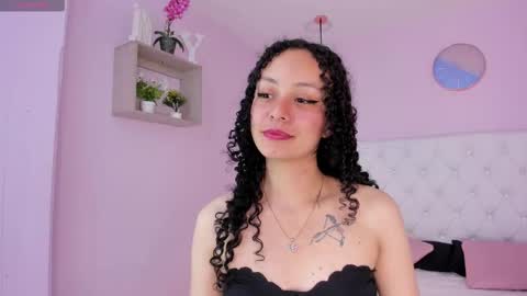 Vivi online show from November 2025 03:28:01 AM