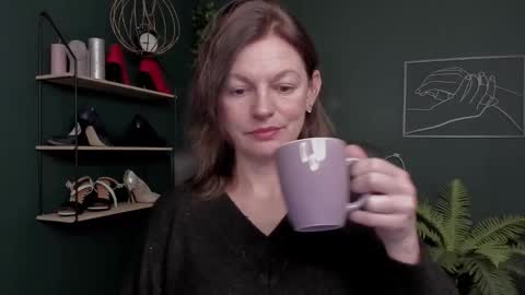 Vivian online show from November 2025 07:36:02 AM