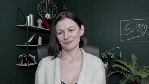 Vivian online show from February 2026 07:07:01 PM