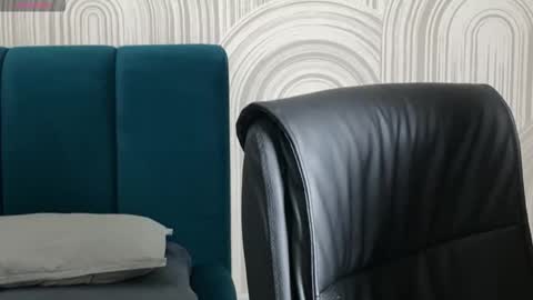 Vivian Evans online show from October 2025 12:55:01 AM