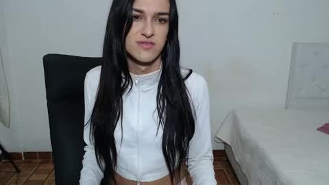 Snapshot of vivianalatin chatting on May 2026 10:23:01 AM instagram Viviana73215 online show from May 2026 10:23:01 AM