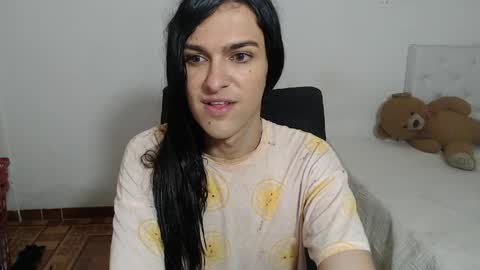Snapshot of vivianalatin chatting on May 2026 01:06:01 PM instagram Viviana73215 online show from May 2026 01:06:01 PM