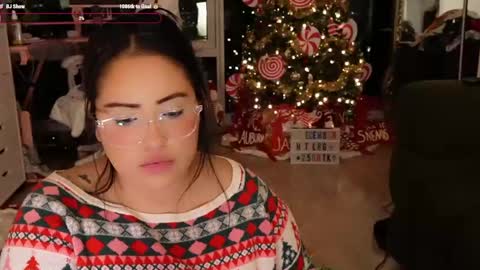 Snapshot of vivianaortega chatting on December 2024 05:29:02 AM Vivi online show from December 2024 05:29:02 AM