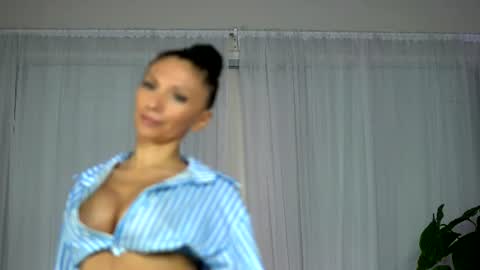Snapshot of vivianestein chatting on July 2026 08:33:02 PM Vivi online show from July 2026 08:33:02 PM