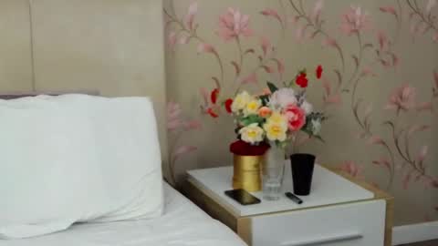 Vivian online show from December 2024 11:02:02 AM