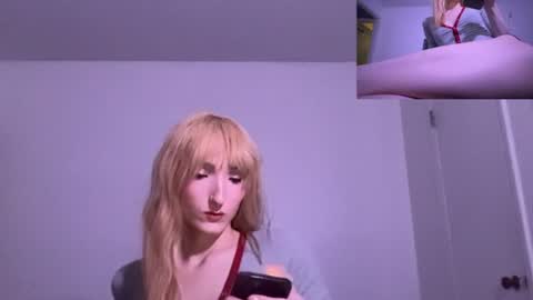 Snapshot of vivianlayxxx chatting on June 2026 02:00:01 AM vivian layy online show from June 2026 02:00:01 AM