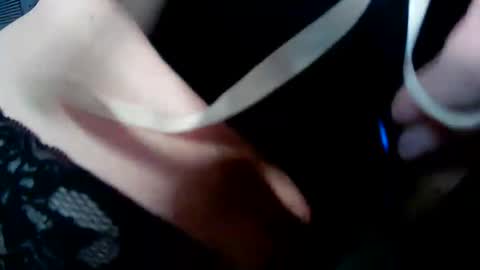 Snapshot of vivians_roses chatting on March 2026 11:13:01 PM Vivians Roses online show from March 2026 11:13:01 PM