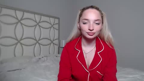 vivianwinters online show from November 2025 03:31:01 AM