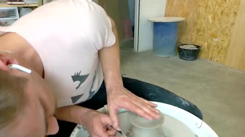 Viv online show from October 2025 07:00:01 PM