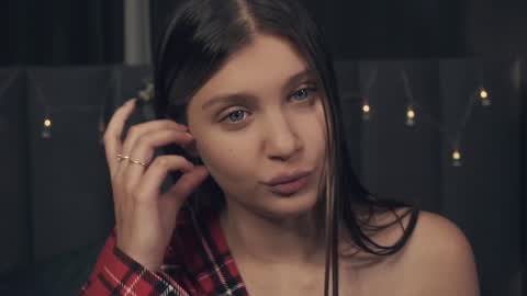 Snapshot of vivid_girls chatting on January 2025 07:02:02 PM Nelly and Mari online show from January 2025 07:02:02 PM