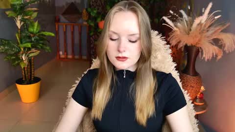 Snapshot of vivienleeigh chatting on May 2026 05:16:01 AM Vivien online show from May 2026 05:16:01 AM