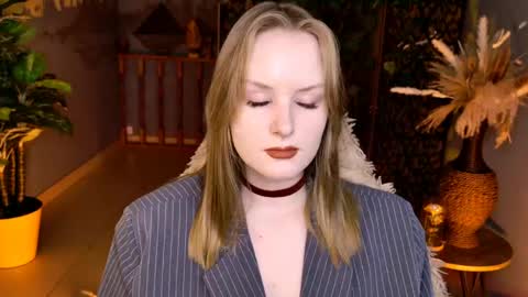 Snapshot of vivienleeigh chatting on June 2026 05:14:01 AM Vivien online show from June 2026 05:14:01 AM