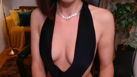 Vivienne online show from July 2026 06:53:01 PM