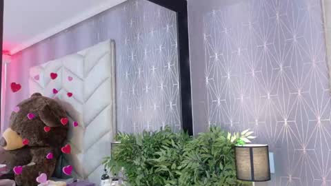 Snapshot of vixen_flutter chatting on May 2026 04:04:02 PM Vixen online show from May 2026 04:04:02 PM
