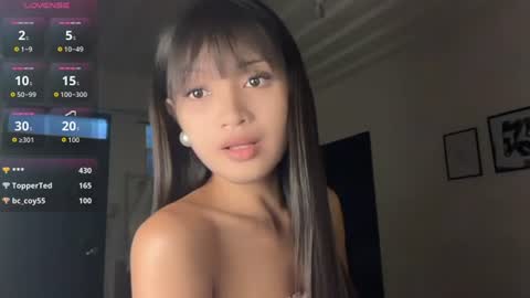 Snapshot of vixendarlingx chatting on June 2026 04:11:02 PM Donna online show from June 2026 04:11:02 PM