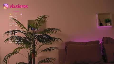 Snapshot of vixxxiee chatting on April 2026 09:20:02 PM vixxxiee online show from April 2026 09:20:02 PM