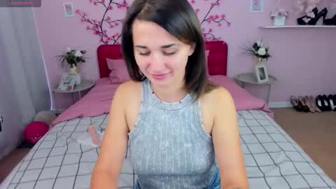Vladlena online show from October 2025 06:33:01 AM