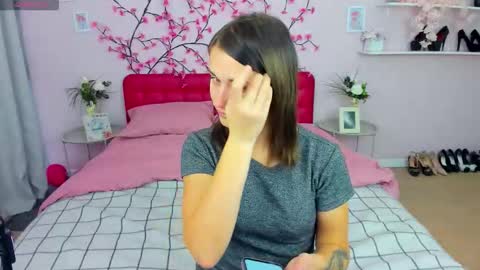 Vladlena online show from October 2025 06:49:01 AM