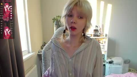 Snapshot of voguecaroline chatting on June 2026 05:44:02 PM voguecaroline online show from June 2026 05:44:02 PM