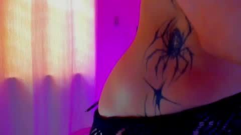 Snapshot of void_smokin chatting on June 2026 05:18:01 PM Gabriela online show from June 2026 05:18:01 PM