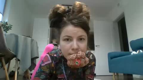 Snapshot of volnushka chatting on November 2025 06:13:02 AM volnushka online show from November 2025 06:13:02 AM