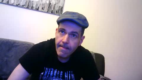 Snapshot of voyeuredeluxe chatting on December 2025 05:27:01 AM voyeuredeluxe online show from December 2025 05:27:01 AM