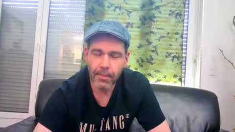 Snapshot of voyeuredeluxe chatting on January 2026 11:34:01 AM voyeuredeluxe online show from January 2026 11:34:01 AM