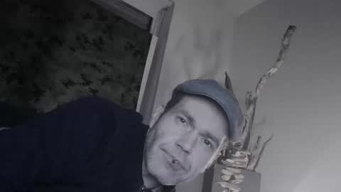 Snapshot of voyeuredeluxe chatting on January 2026 03:21:01 AM voyeuredeluxe online show from January 2026 03:21:01 AM