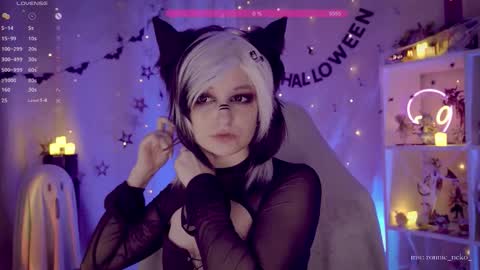 vronnier online show from October 2025 07:04:02 PM