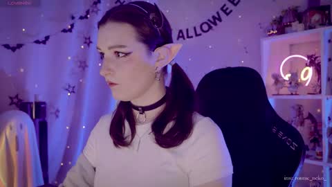 vronnier online show from November 2025 10:04:02 AM